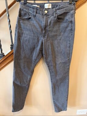 Universal Thread Women's Slim High-Rise Jeans in Charcoal Gray
